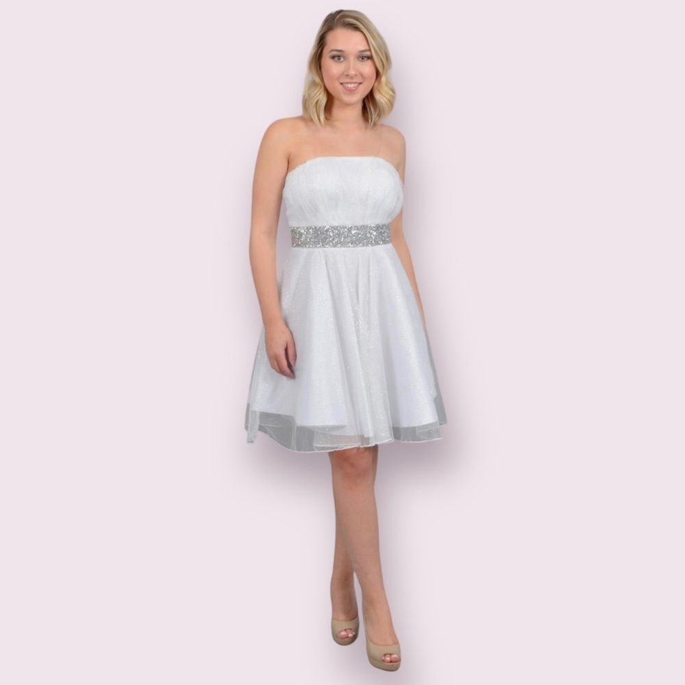 💎 2/$10 White & Silver Metallic Glitter Sparkly Strapless Dress with Bead Waist